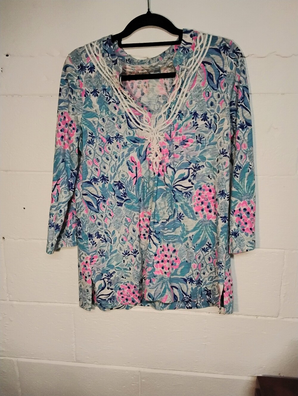 Lily Puliszer Floral Lace-Trim V-Neck Top - Blue & Pink